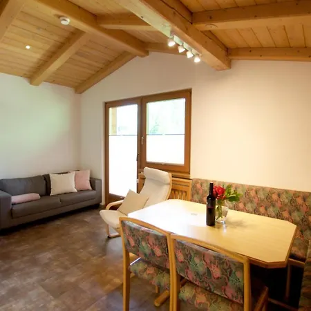 艾德博格公寓旅馆 *